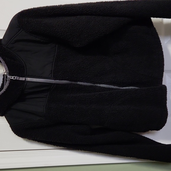 XL Black Fuzzy Coat - Picture 1 of 6